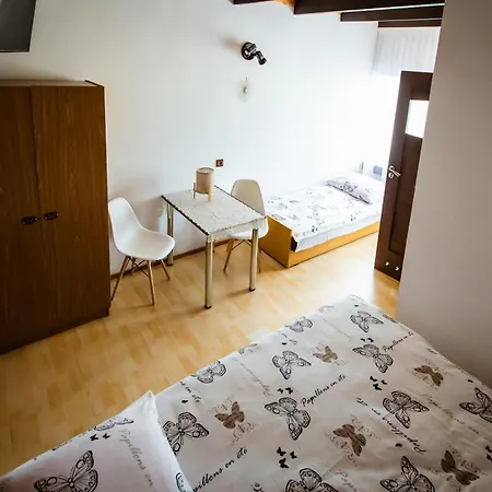 Hortensjowy Zakatek Goscinne Проживание в семье Леба