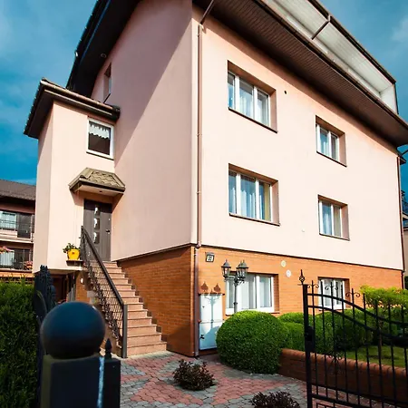 Hortensjowy Zakatek Goscinne Проживание в семье Леба