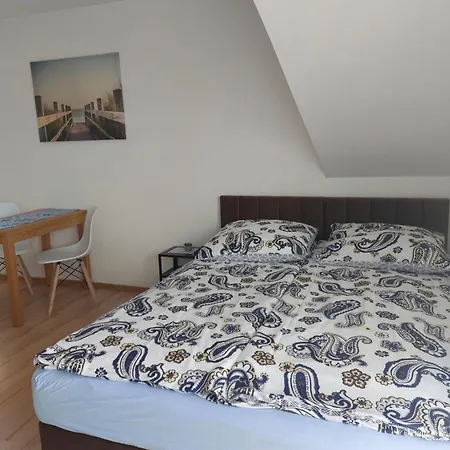 Hortensjowy Zakatek Goscinne Проживание в семье Леба