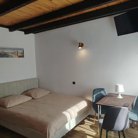 Hortensjowy Zakatek Goscinne Проживание в семье Леба