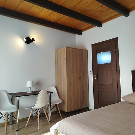 Hortensjowy Zakatek Goscinne Проживание в семье Леба